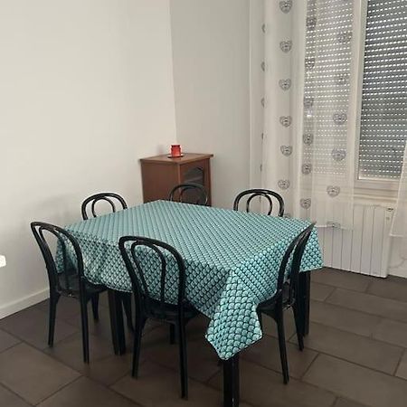 Superbe Appartement Avec Parking Gratuit 沃昂夫兰 外观 照片